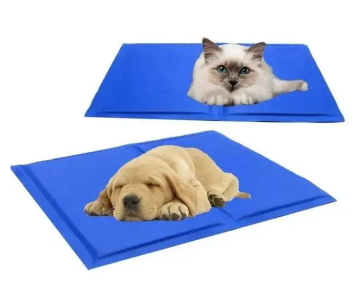 Килимок охолоджуючий L (88x49 см) для собак &mdash; Papillon Cooling Mat, розмір L &mdash; охолоджувальний килимок для собак зі спеціальним гелем, який автоматично активується під дією ваги та тиску тварини. Допомагає підтримувати комфортну температуру тіла собаки у спекотну пору року та забезпечує охолодження на 7&ndash;12 &deg;C нижче температури навколишнього середовища. Не потребує електрики, води, холодильника або попереднього заморожування. Працює до 3 годин безперервно, після чого для відновлення охолоджувальних властивостей килимок рекомендується залишити без навантаження приблизно на 1 годину.